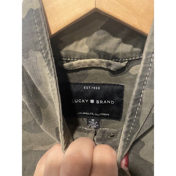 Lucky Brand Women's Long Sleeve Button Up Camo Printed Utility Jacket Sz Medium - Picture 3 of 6